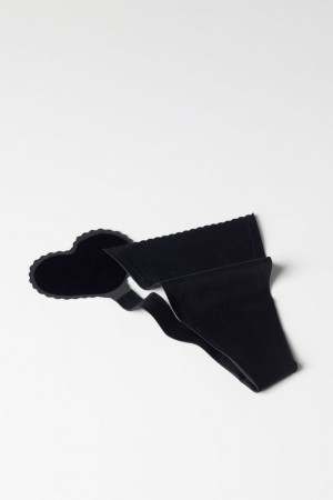 Dámské Spodní Prádlo Tezenis Invisible Adhesive Tanga Černé | CZ-WY7064195